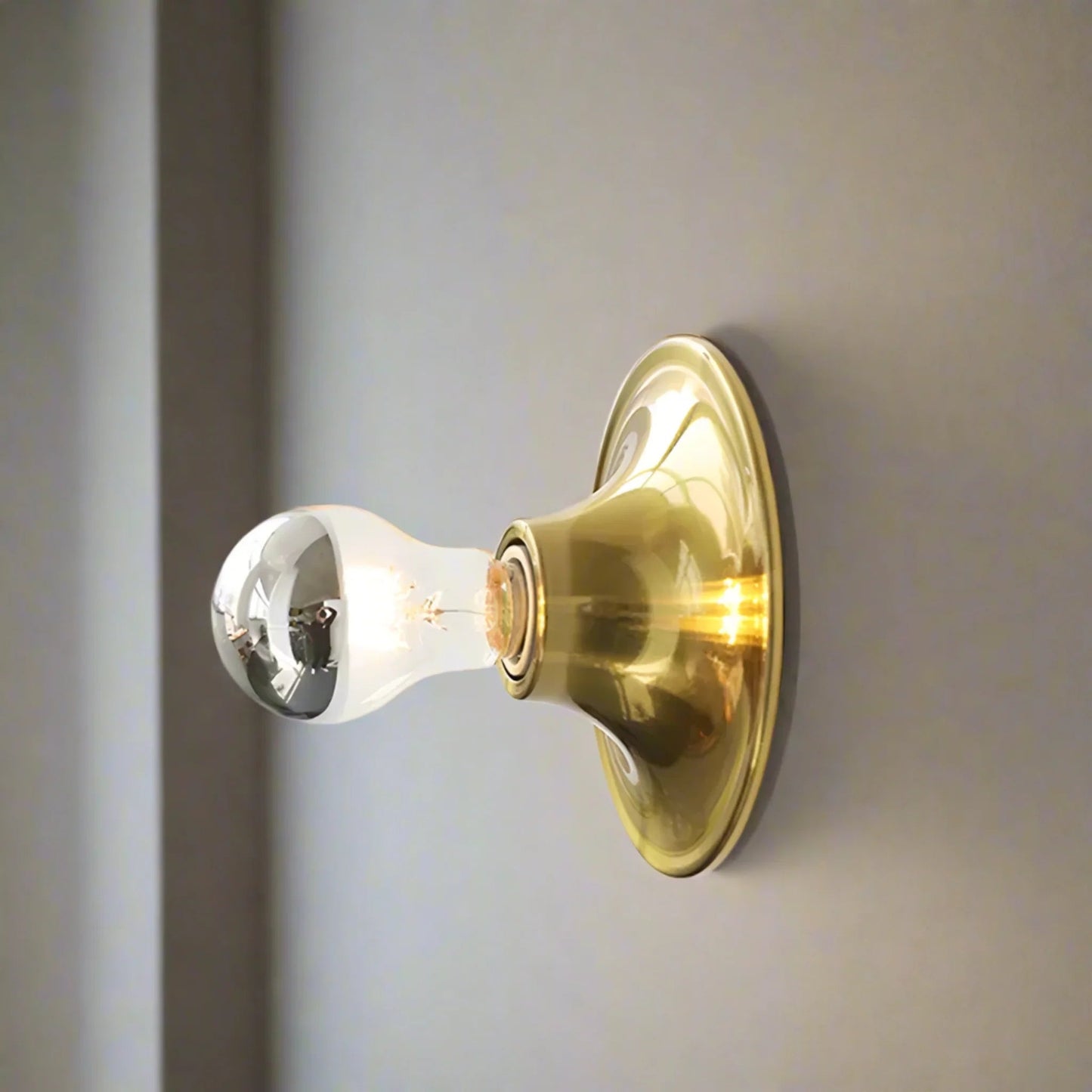 Stylish Metal Wall Light Fixture for Indoor Spaces | ribuella