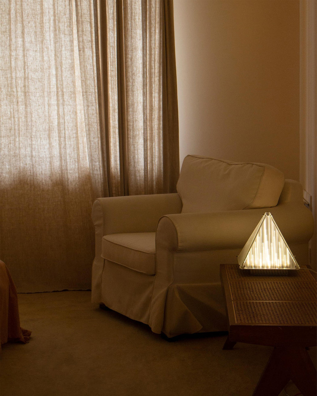 Fragment Table Lamp Modern Triangle Geometry Integrated Led Lighting
