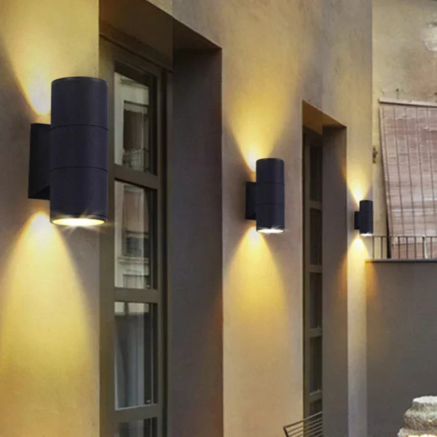 مصباح حائط خارجي عصري بتقنية LED — تصميم انسيابي