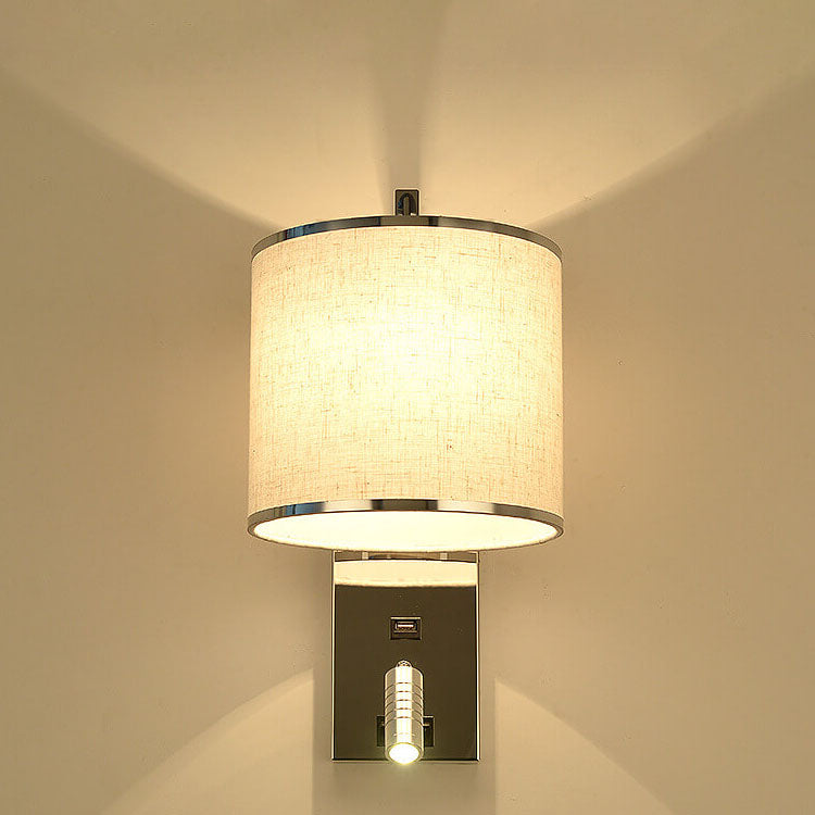 Nowoczesne złote lampy ścienne, eleganckie wykończenie, ciepłe światło, wyrafinowany klosz, kompatybilne z żarówkami