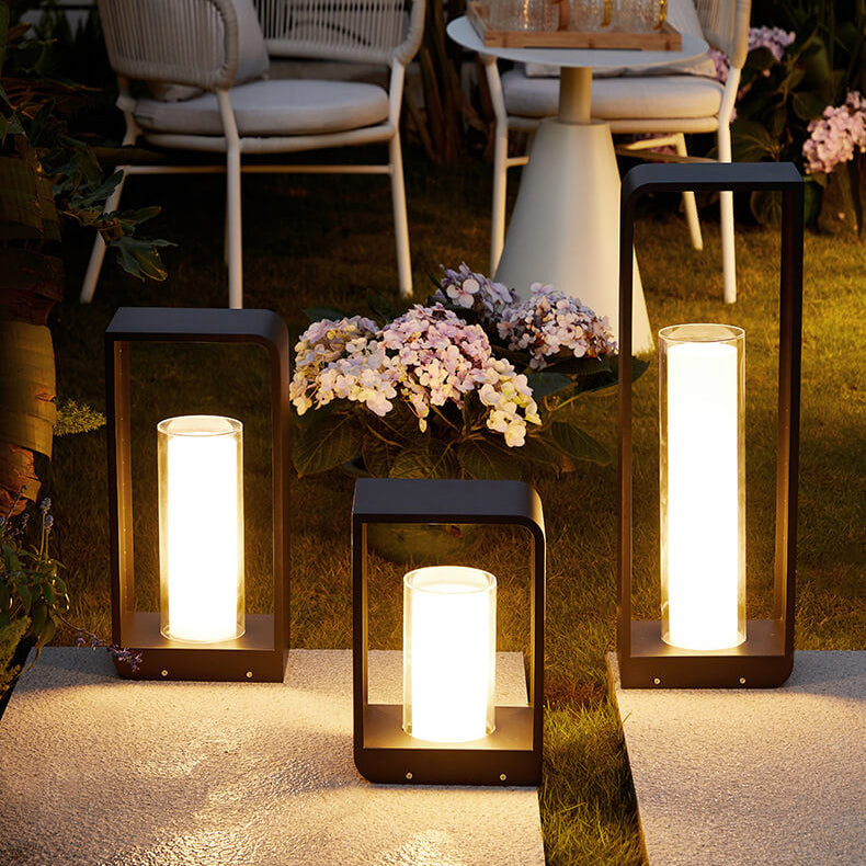 Nowoczesna zewnętrzna kwadratowa lampa LED — współczesny design, proste linie
