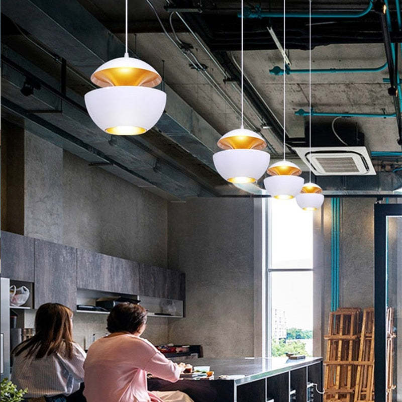 LumaNova svartvit LED-pendellampa med elegant silhuett