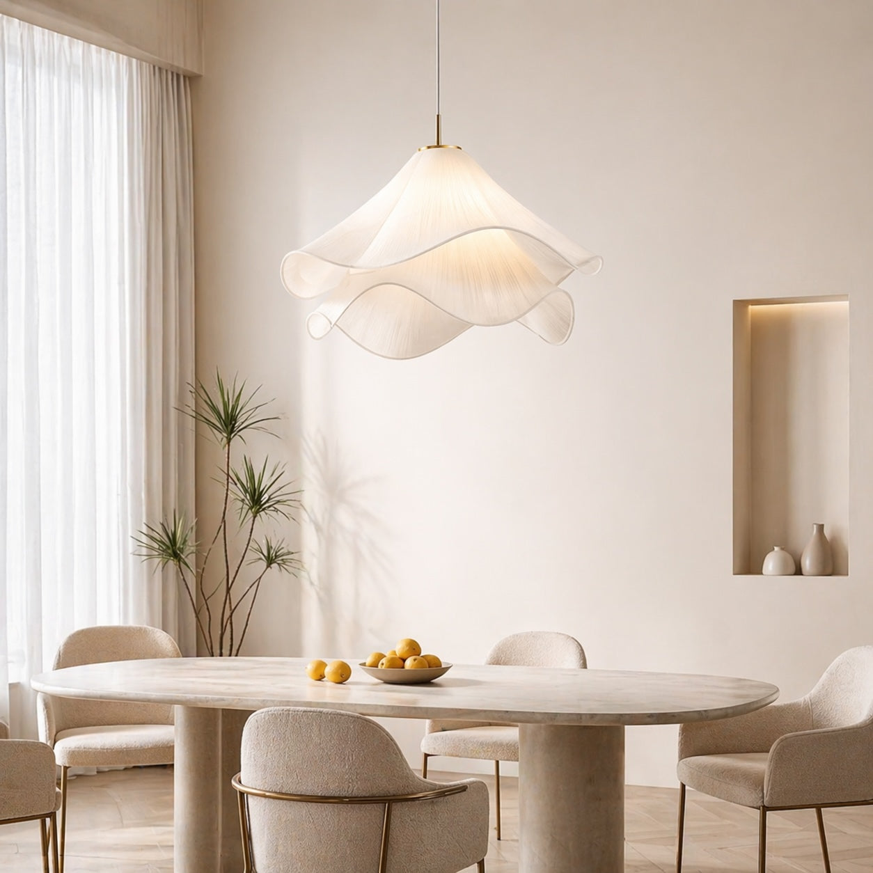 Moderne Pendelleuchte im Japandi-Stil mit Stoffschirm | ribuella