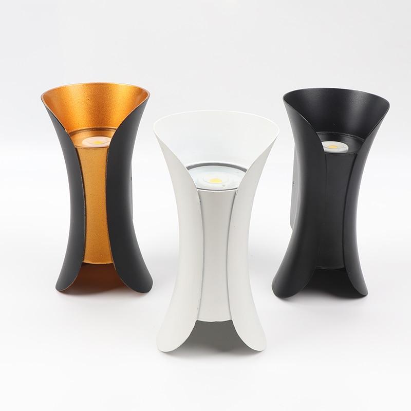 Moderní LED nástěnné svítidlo se zakřivenou siluetou, venkovní lampa