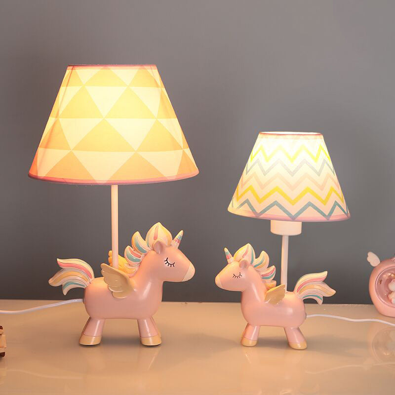 PixieGlow-bordlampe med enhjørningetryk på stofskærm, pink og blå design