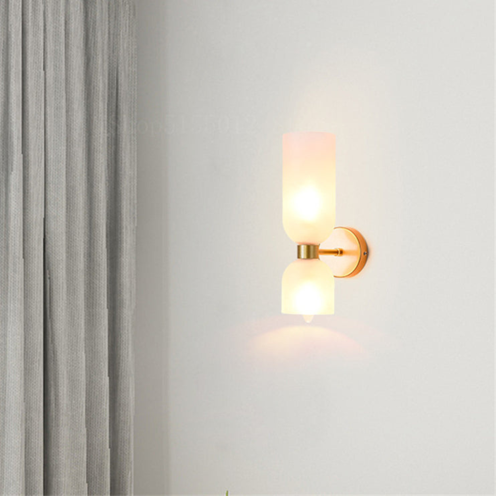 Modern hengeres fali lámpa, minimalista felület, kortárs kialakítás