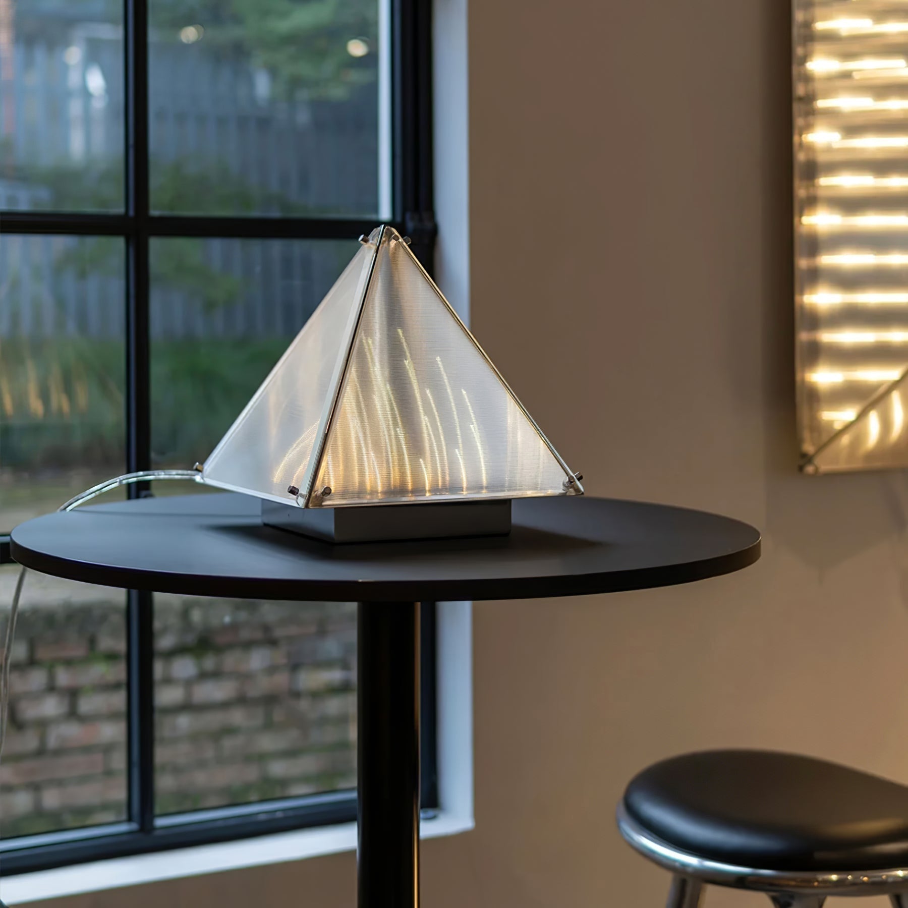Fragment Table Lamp Modern Triangle Geometry Integrated Led Lighting