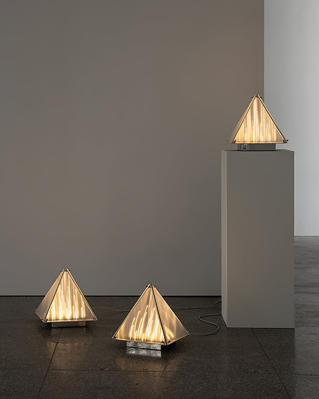 Fragment Table Lamp Modern Triangle Geometry Integrated Led Lighting