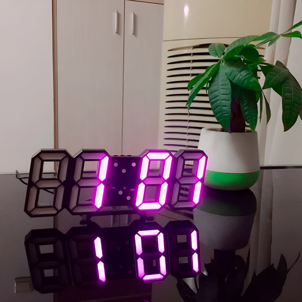 LED-digitaalinen seinäkello - suuri näyttö ja automaattisesti himmenevä yötila