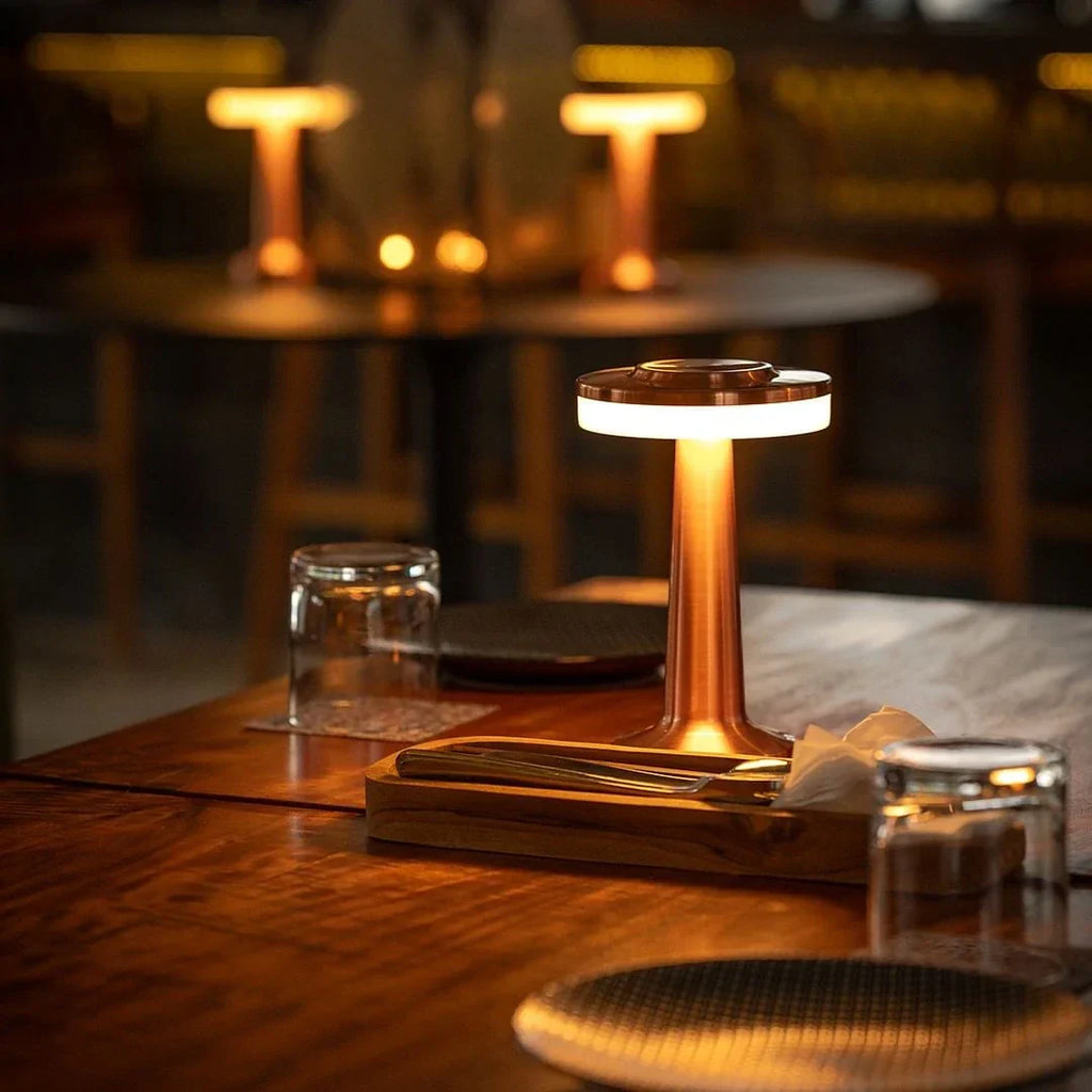 Dimbar retro-bordlampe med elegant, trådløs og bærbar design