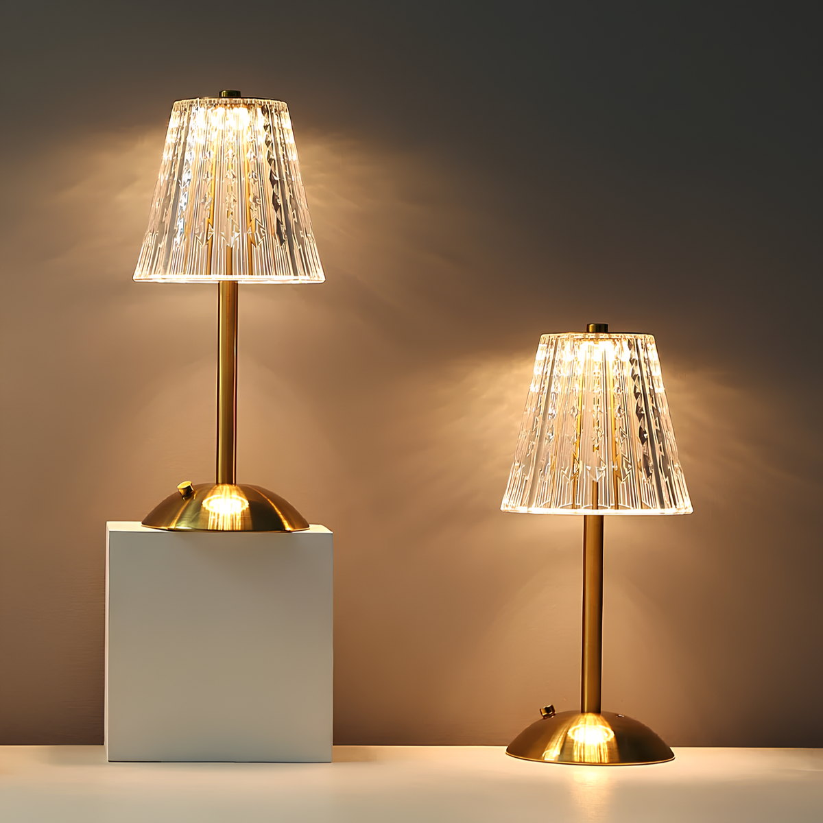 Lampada Radiance Touch senza fili, illuminazione d'accento contemporanea