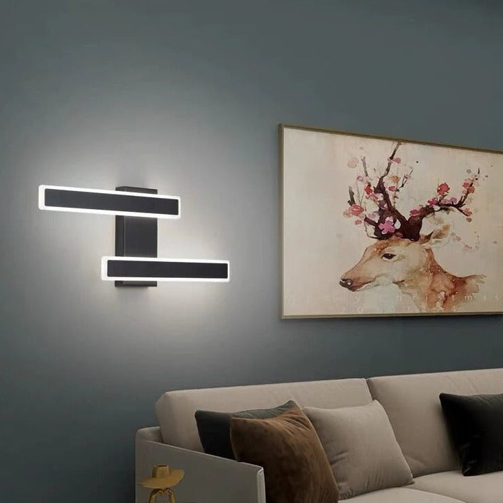 Modern csíkos mintájú LED fali lámpa – energiatakarékos világítás