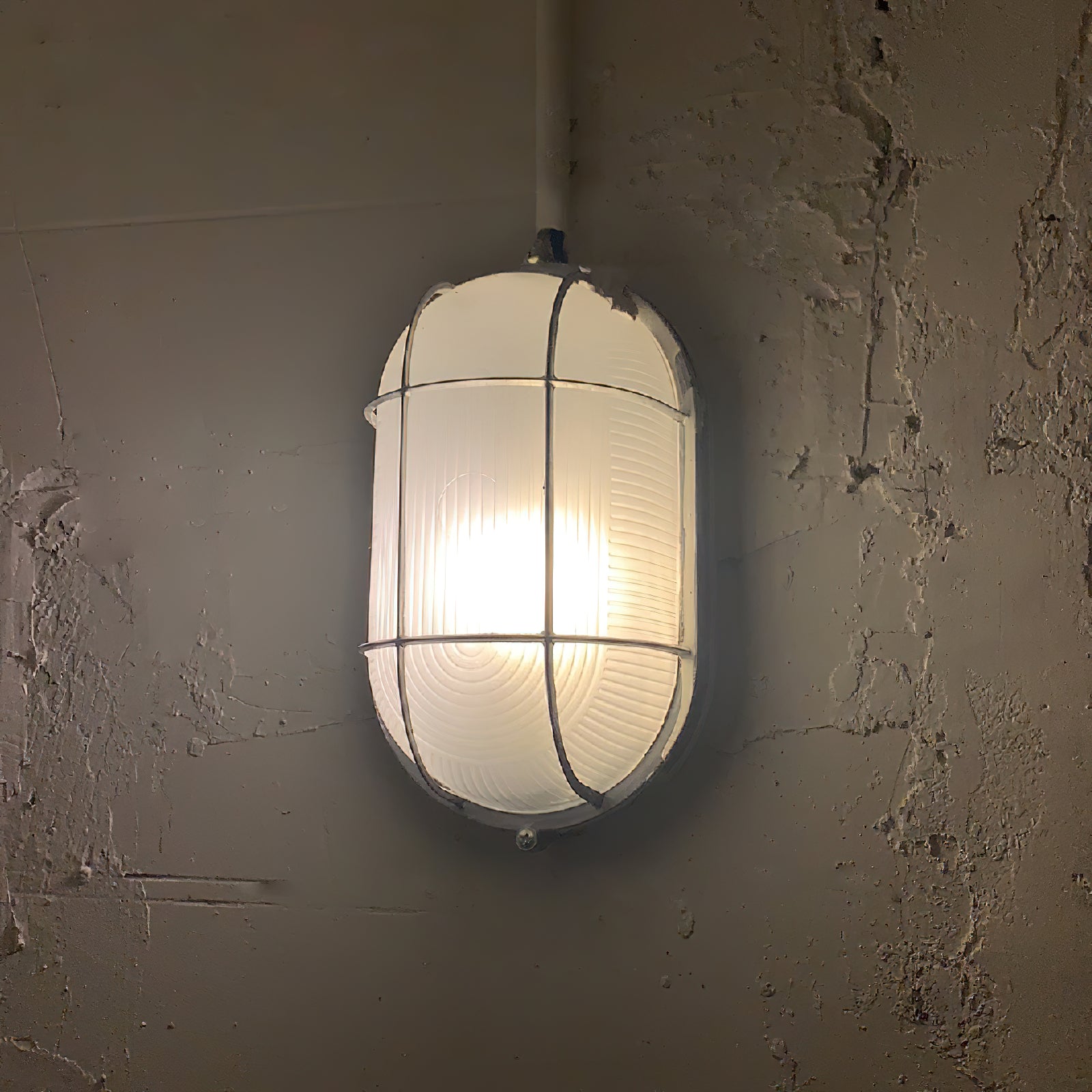Garden Trading Chatham Outdoor Sconce - Wall Mount Frosted Diffuser
