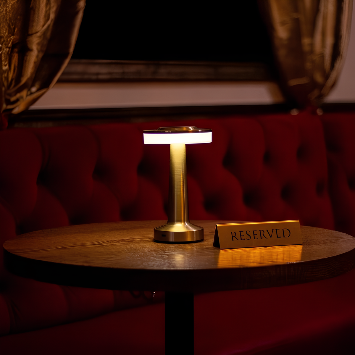 Dimbar retro-bordlampe med elegant, trådløs og bærbar design