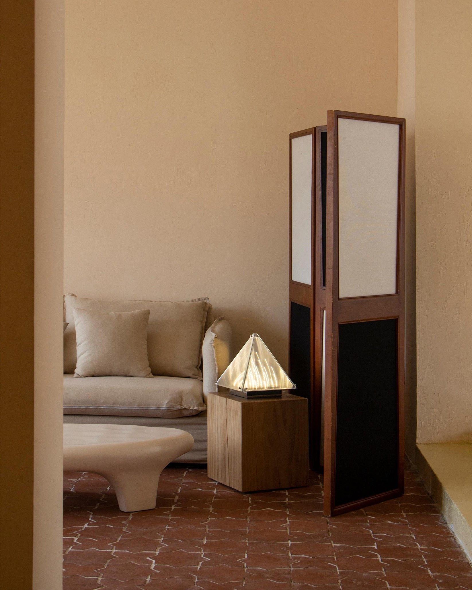 Fragment Table Lamp Modern Triangle Geometry Integrated Led Lighting