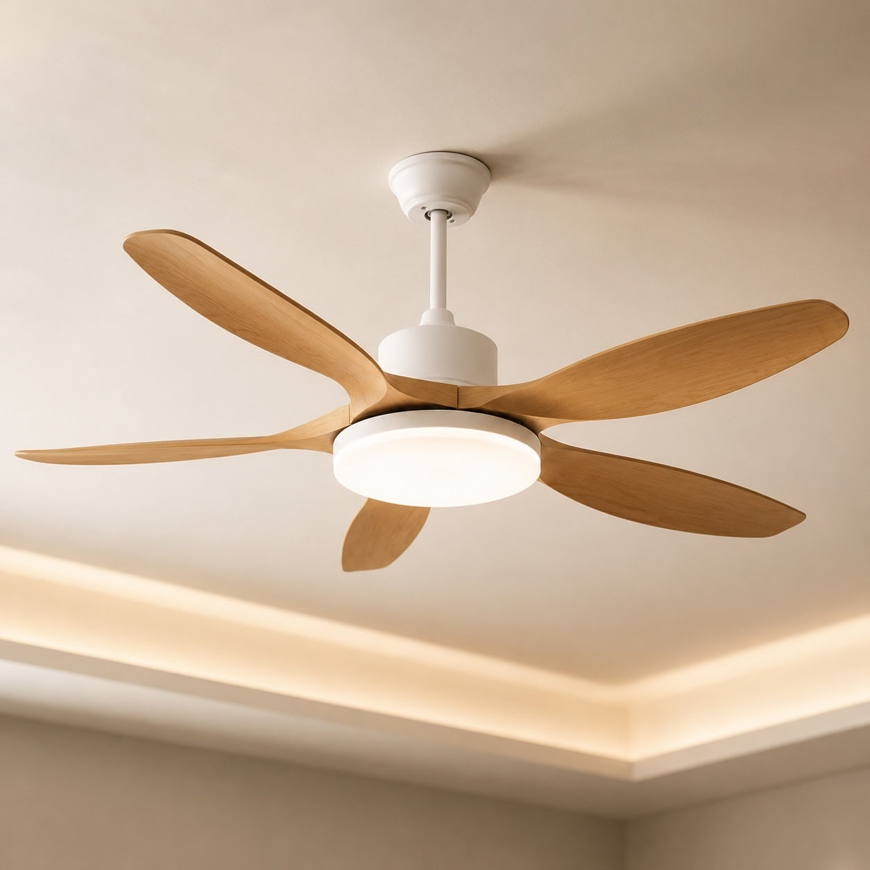 Moderne Deckenventilatorleuchte mit 5 Flügeln, flache Metallmontage, einstellbare LED mit Fernbedienung | ribuella