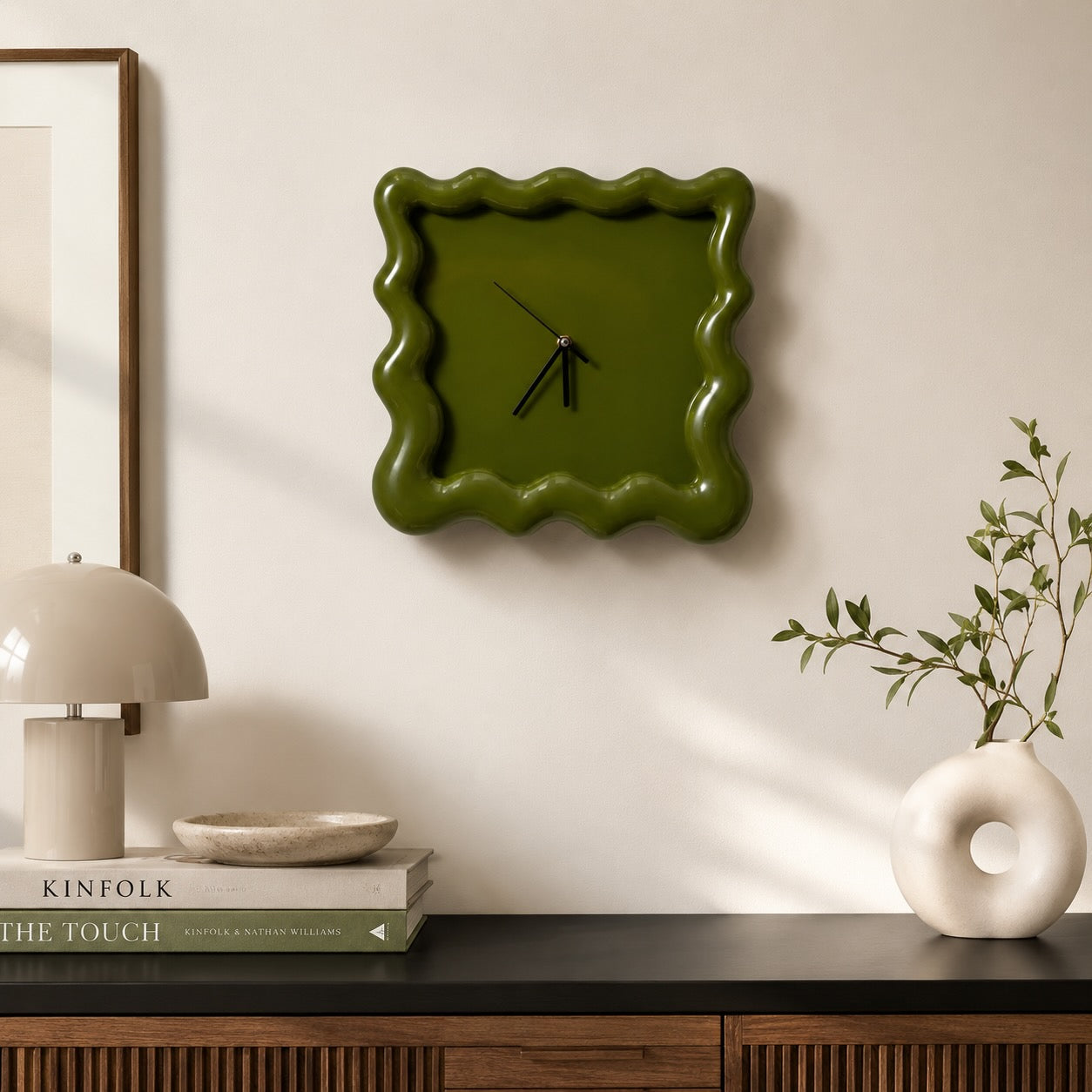 Modern Wall Clock Round Design Wall Mounted ABS Plastic Silent Movement 30cm | ribuella