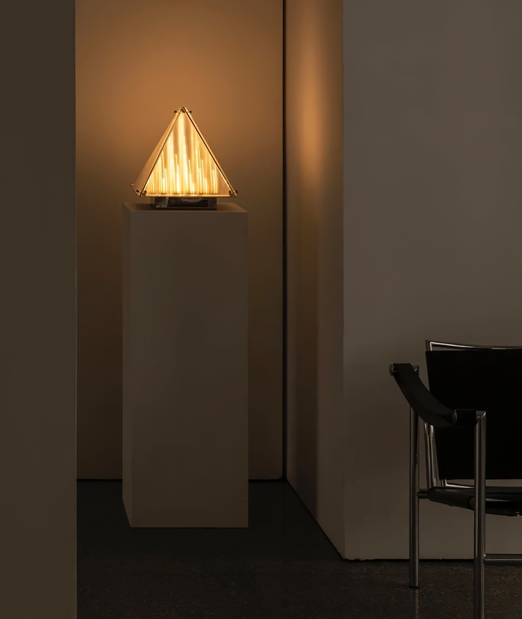 Fragment Table Lamp Modern Triangle Geometry Integrated Led Lighting