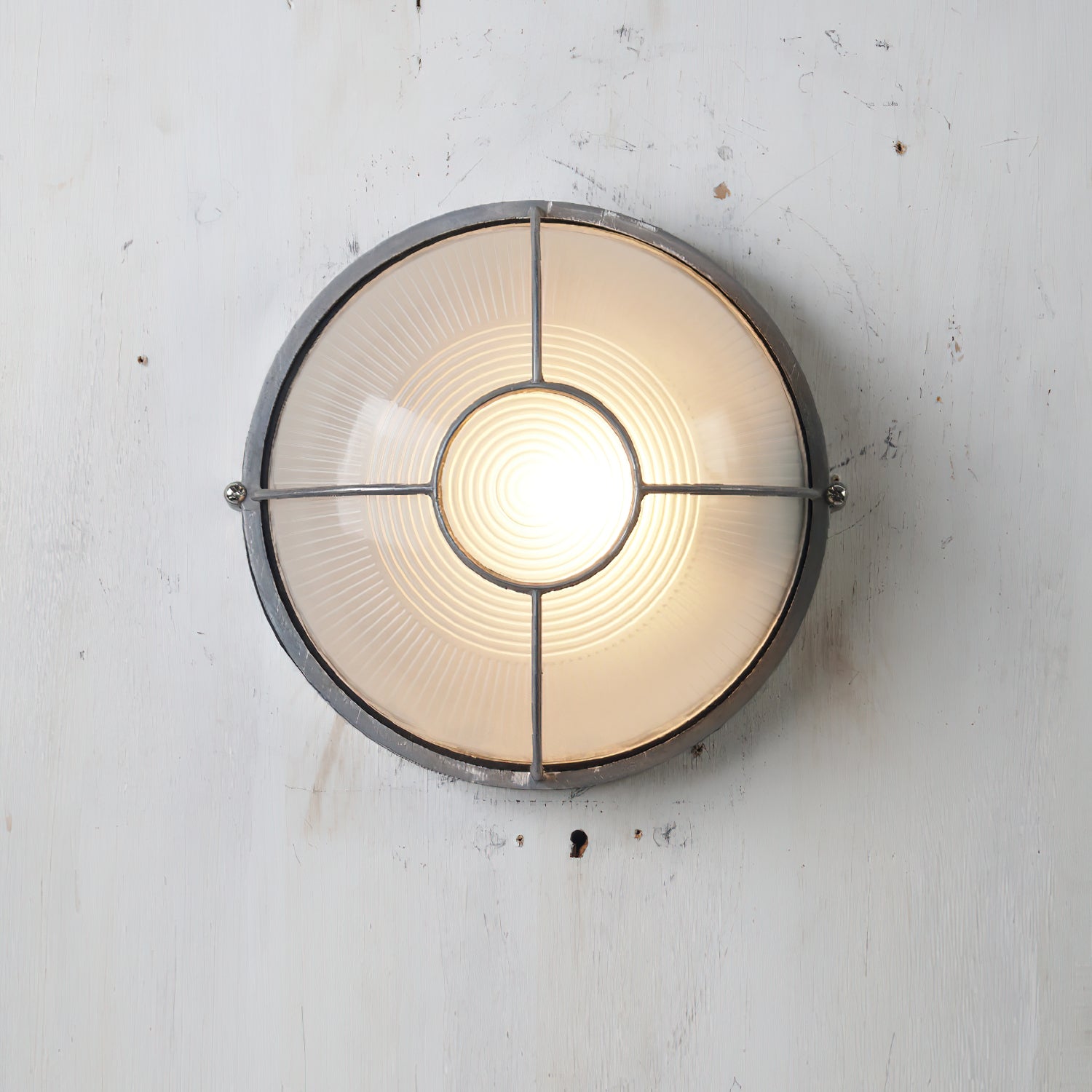 Garden Trading Chatham Outdoor Sconce - Wall Mount Frosted Diffuser