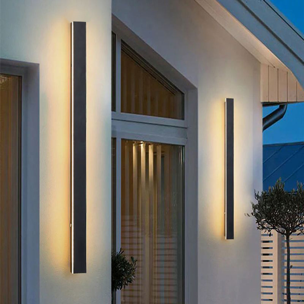 Liniowa zewnętrzna lampa ścienna LED Silex, matowa czarna, odporna na warunki atmosferyczne