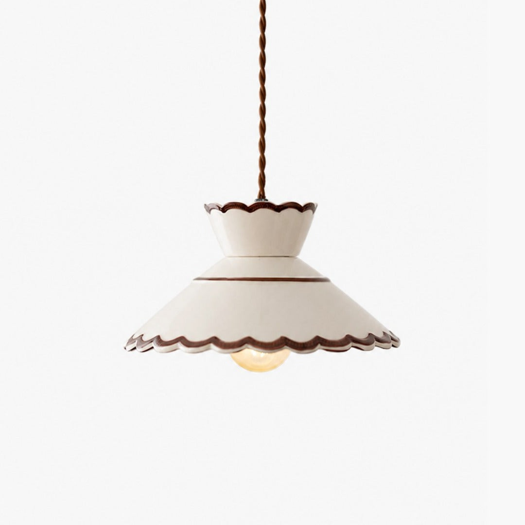 Lampă suspendată ceramică vintage franțuzească, pictată manual, abajur crem cu margine închisă la culoare și cablu răsucit