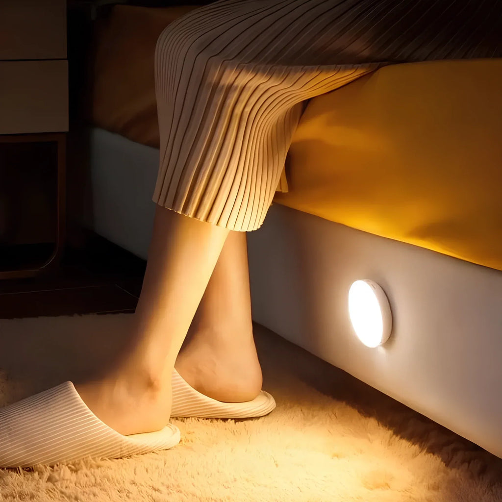 Luce con rilevamento automatico del movimento, design compatto e installazione rapida