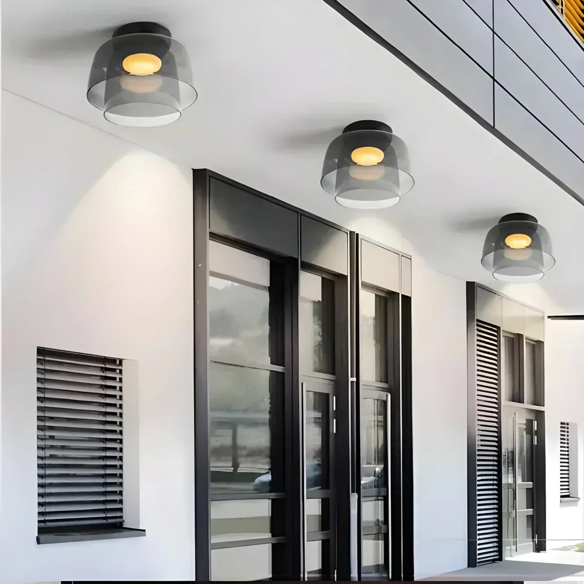 Taklampe i farget glass til soverommet med beroligende, diffust lys