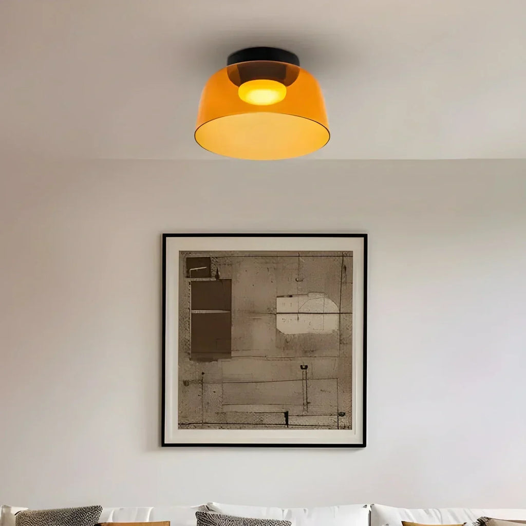 Taklampe i farget glass til soverommet med beroligende, diffust lys