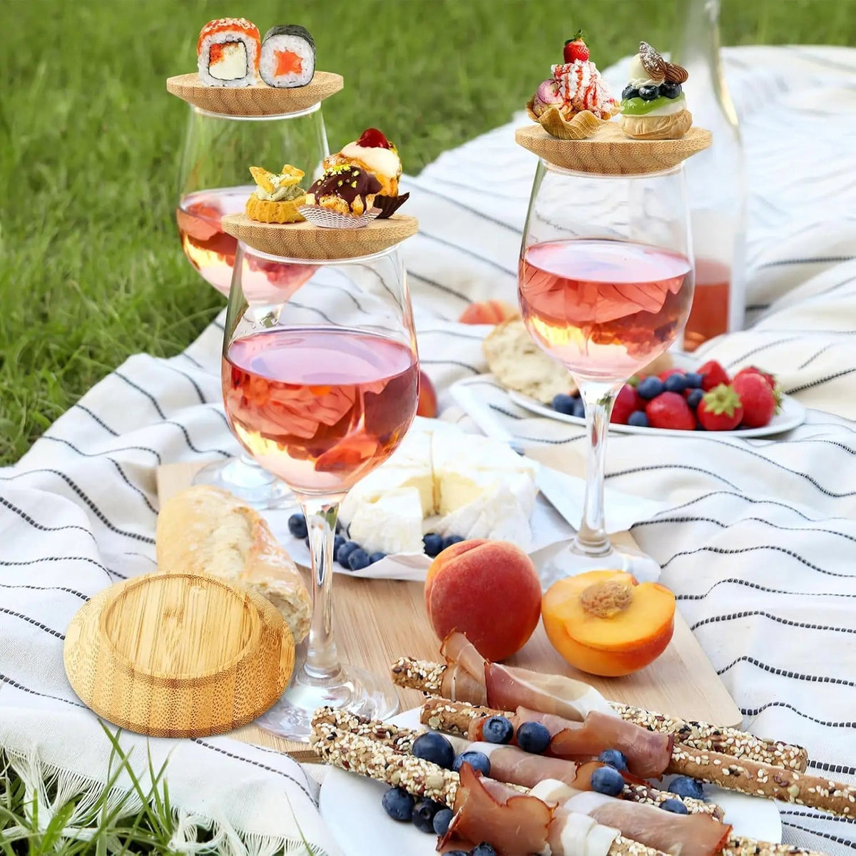 Set of 4 Bamboo Wine Glass Snack Holders | ribuella