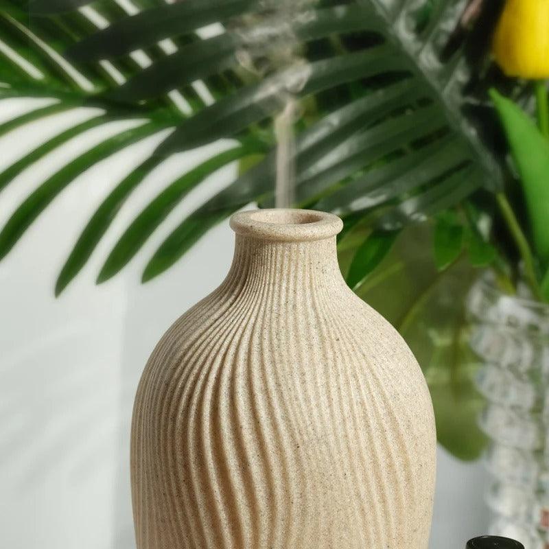 SereniMist Ultra Aroma Diffuser and Humidifier in Elegant Vase Shape | ribuella