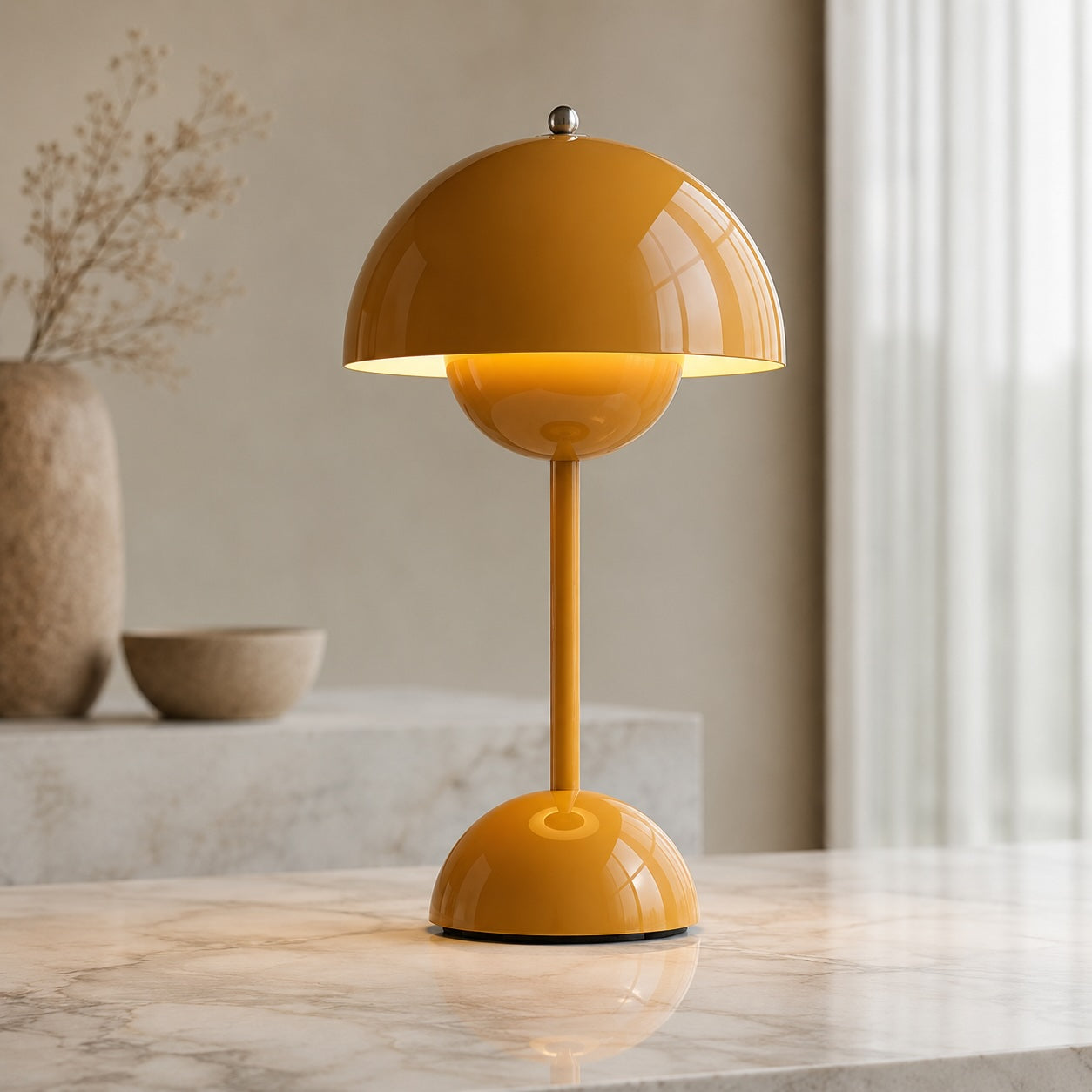 Moderne bordlampe med keramisk fod, justerbart LED-lys og bærbart design til brug i soveværelset eller på skrivebordet | ribuella