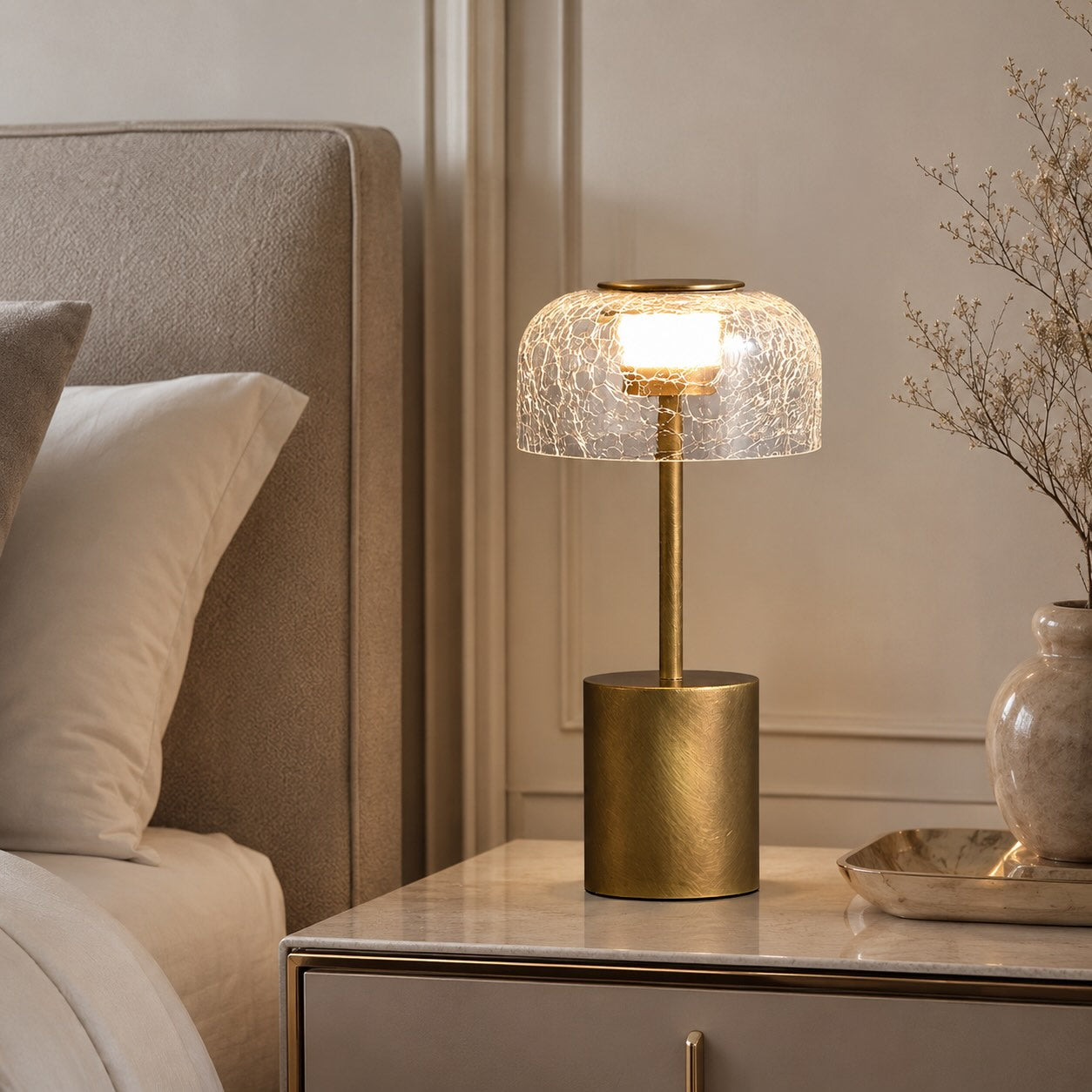 Modern bordslampa med lampskärm i sprucket glas, sladdlös design, justerbar LED-färgtemperatur | ribuella