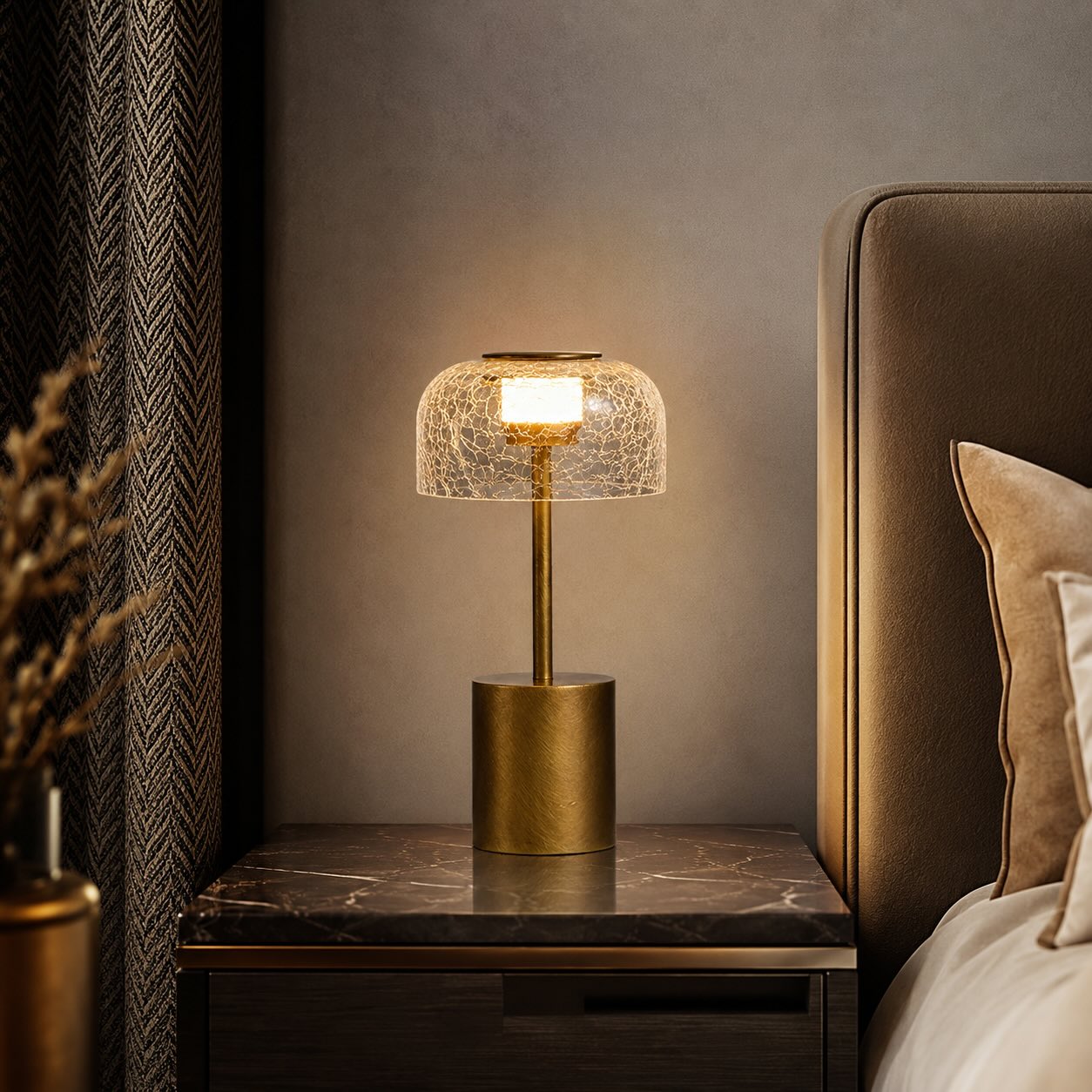 Modern bordslampa med lampskärm i sprucket glas, sladdlös design, justerbar LED-färgtemperatur | ribuella