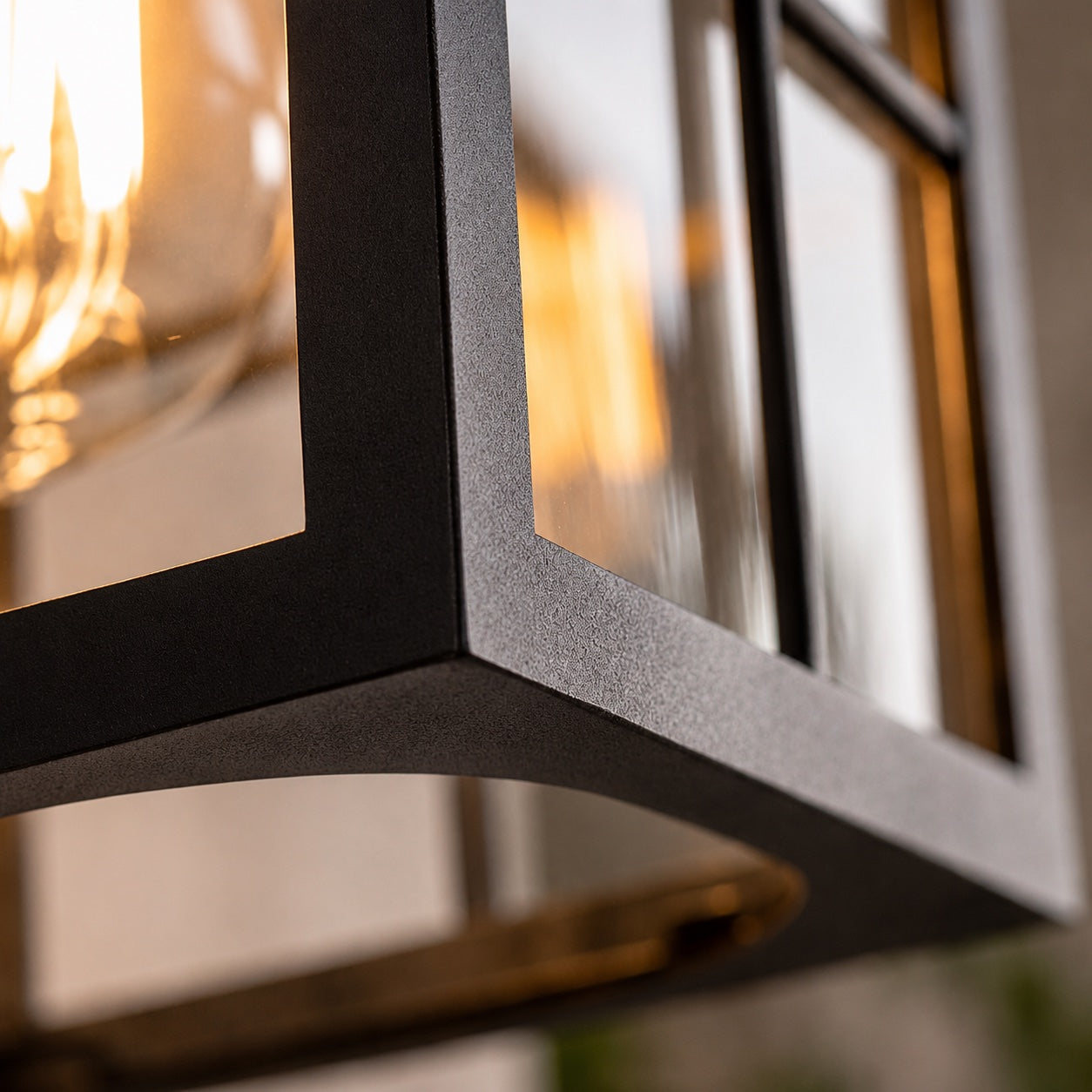 Classic Outdoor Wall Light Aluminum Sconce with Glass Shade IP65 Protection for Exterior Use | ribuella
