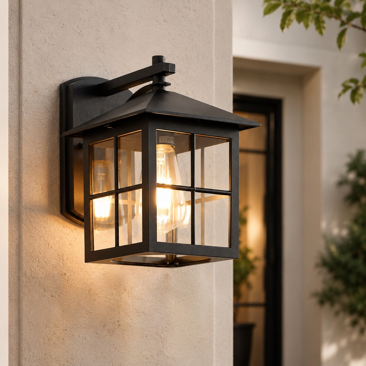 Classic Outdoor Wall Light Aluminum Sconce with Glass Shade IP65 Protection for Exterior Use | ribuella