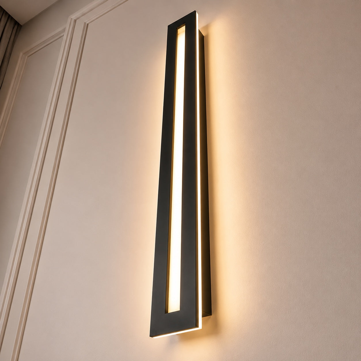 Moderne lineare LED-Wandleuchte, Eisenkorpus mit Acrylschirm und drei Farbtemperaturmodi | ribuella