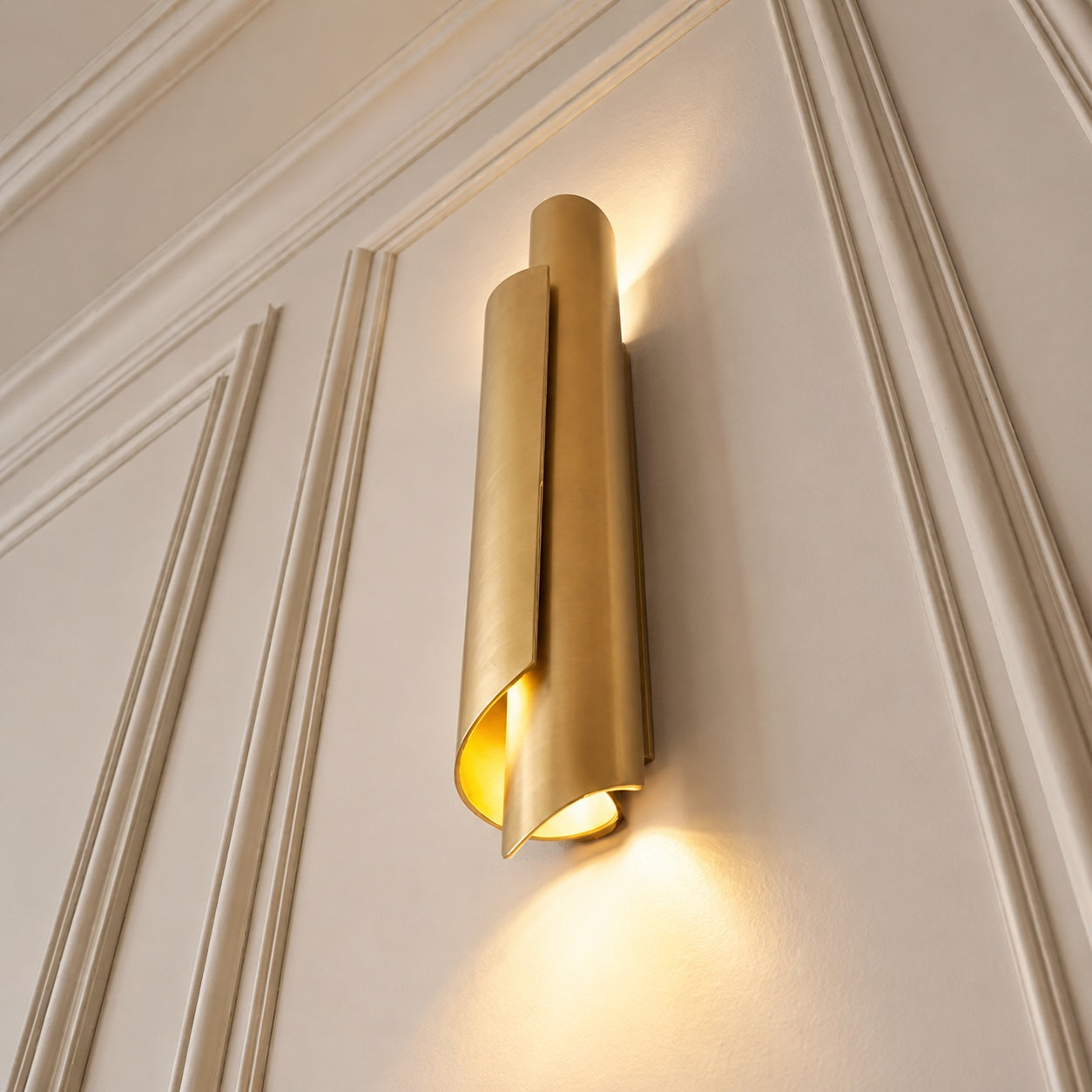 Modern Minimalist Wall Sconce Metal Wall Mounted LED Lighting for Indoor Spaces | ribuella