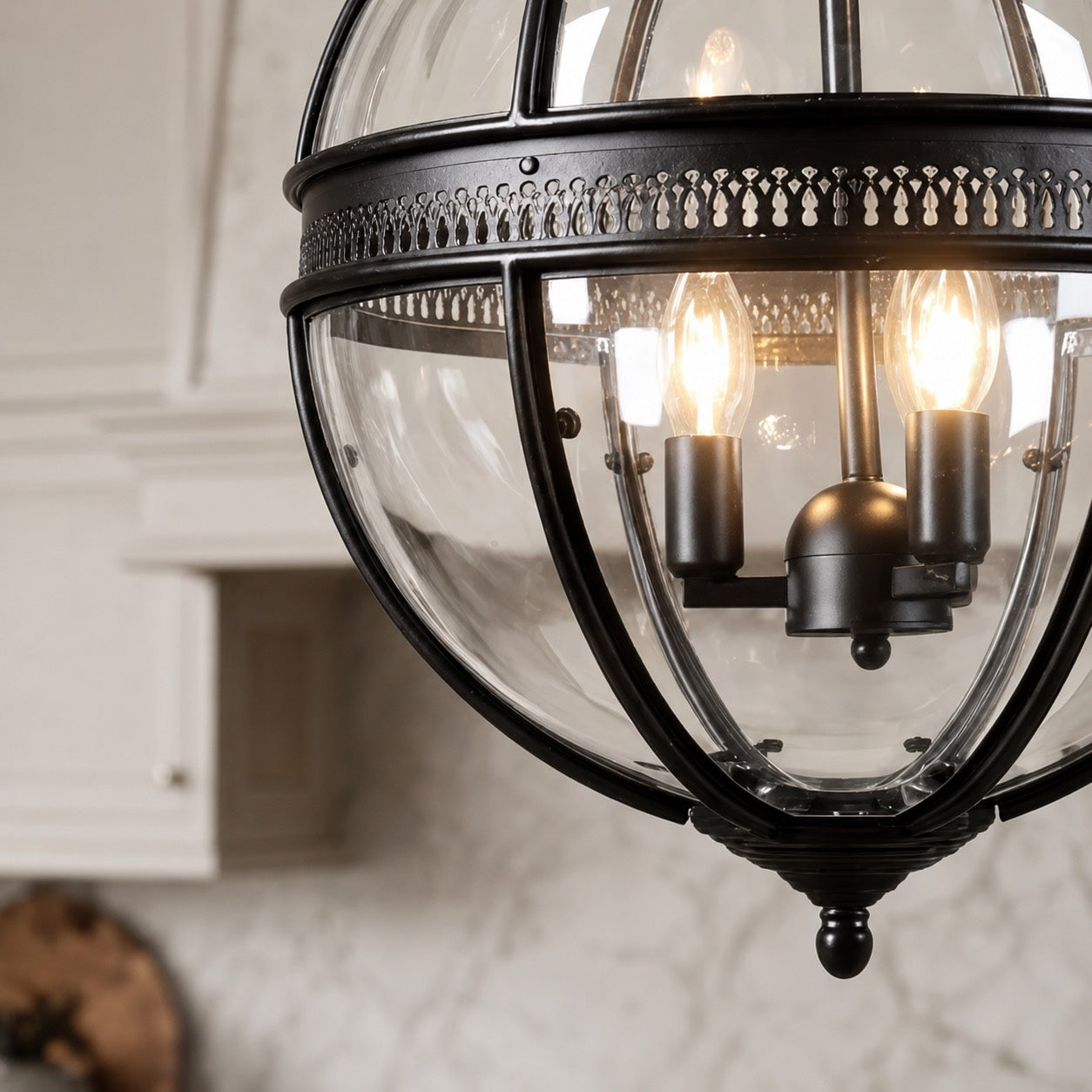 Moderní skleněné závěsné svítidlo s nastavitelnou výškou a LED osvětlením pro kuchyň a jídelnu | ribuella