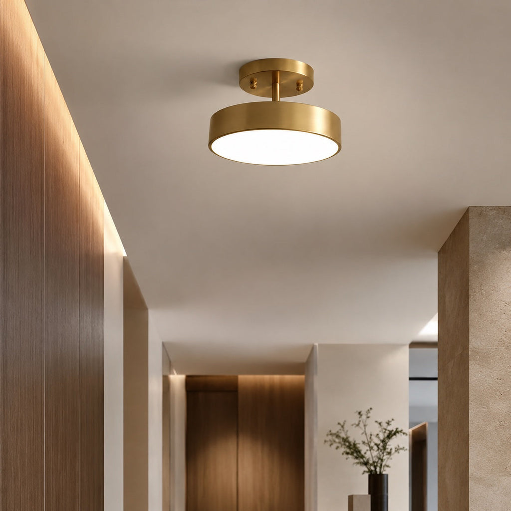 Nordisk LED-loftlampe med kobberfinish, tæt på loftet, og justerbare farvetemperaturindstillinger | ribuella