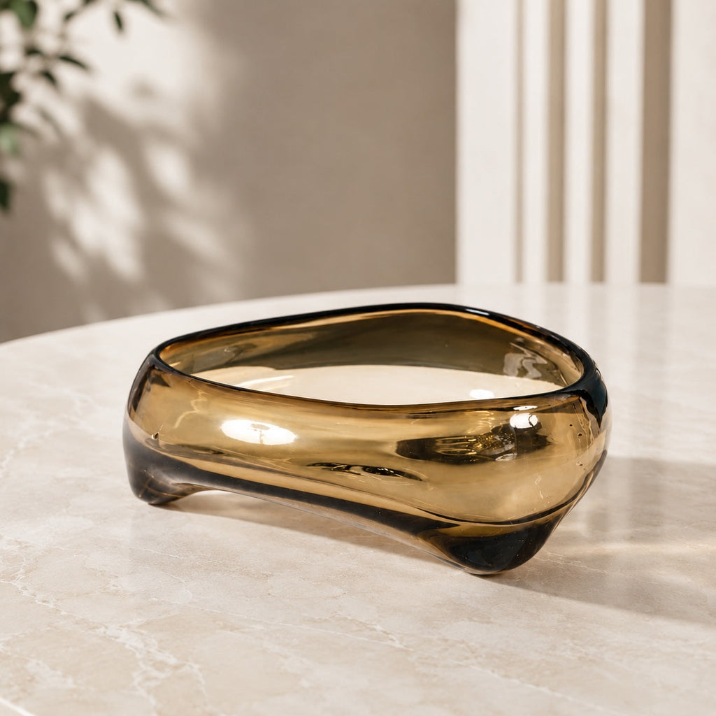 Moderner mundgeblasener dekorativer Glasschale mit fließendem Design in sanftem Braun, vielseitiges Centerpiece | ribuella