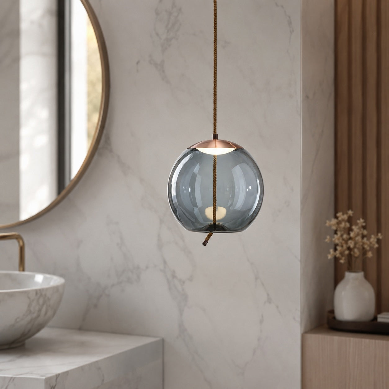 Suspension moderne en verre soufflé, luminaire suspendu avec LED réglable et accent en cuivre rose | ribuella