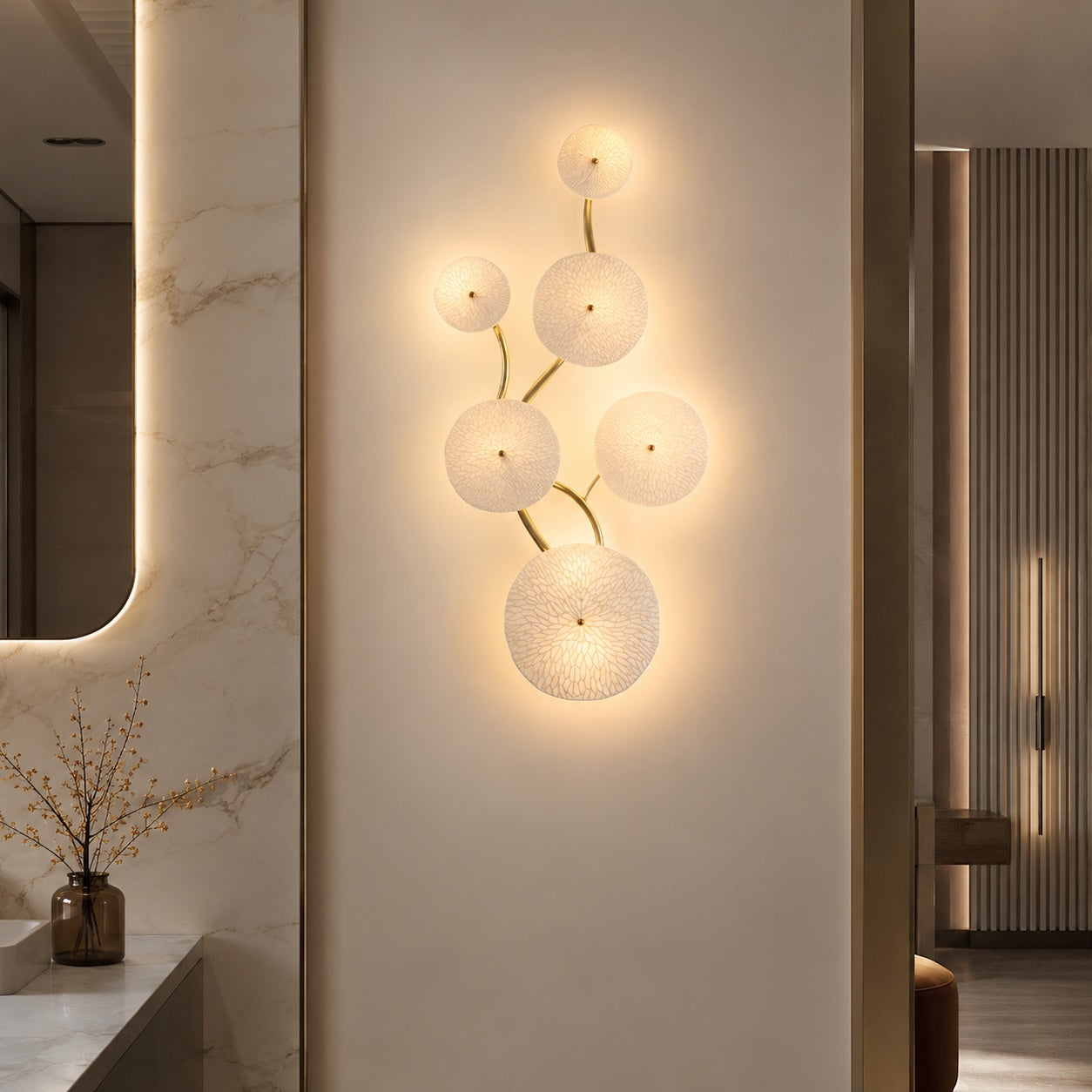 Moderne Wandleuchte aus Keramik und Metall | ribuella