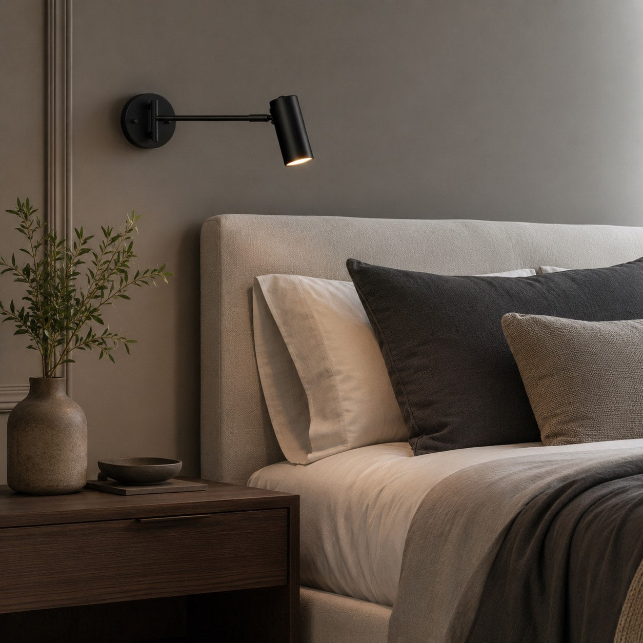 Moderne verstellbare Wandleuchte aus Metall mit LED-Beleuchtung für die Wohnraumdekoration | ribuella