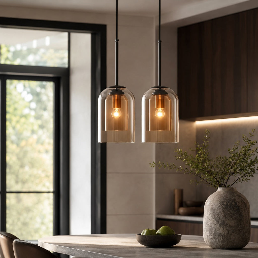 Moderne Hängeleuchte aus Glas mit Eisenkorpus, LED-kompatibel, für die Kücheninsel | ribuella