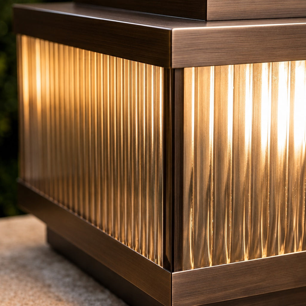 Μοντέρνο τετράγωνο εξωτερικό φωτιστικό τοίχου, αδιάβροχο, από ορείχαλκο και ακρυλικό | ribuella