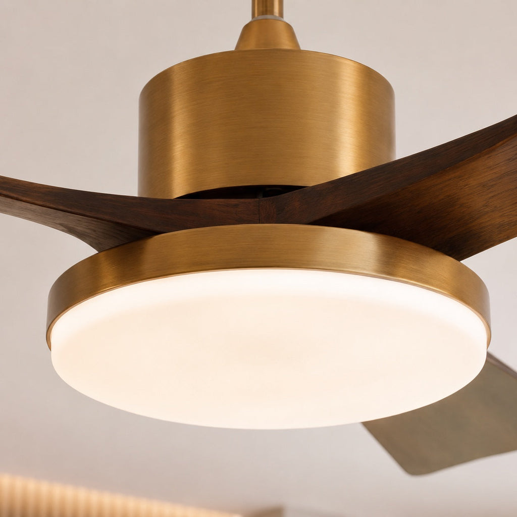 Moderner Deckenventilator mit Beleuchtung, zur Aufbaumontage, Holzflügel, integrierte LED, 6-stufige Steuerung | ribuella