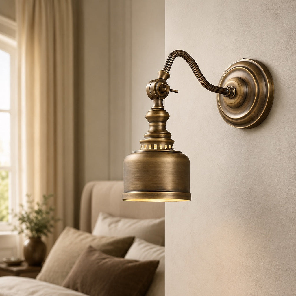 Moderne minimalistische Wandleuchte, wandmontierte LED-kompatible Leuchte aus massivem Messing für Innenräume | ribuella