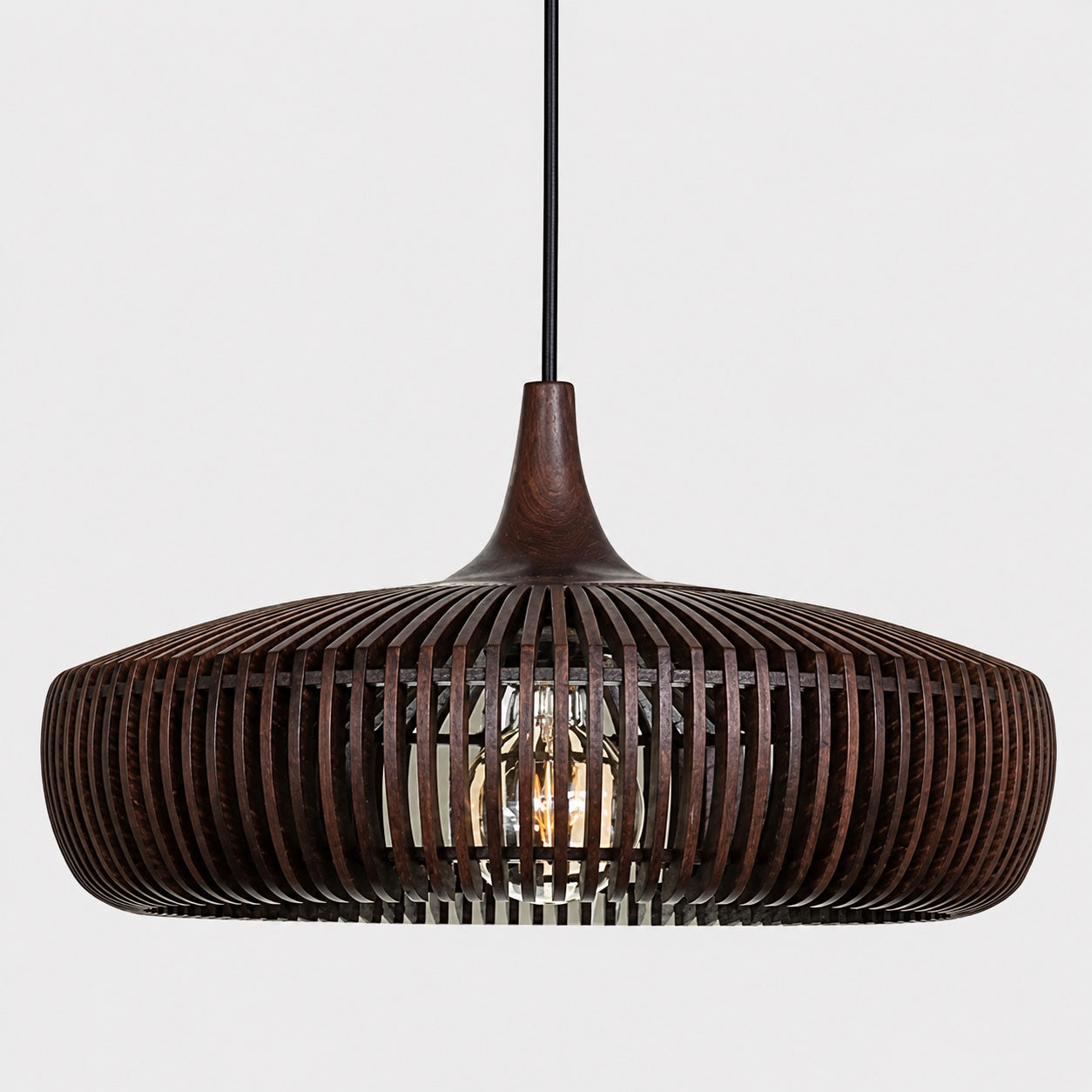 Skandinavisk pendellampe i træ til loftet, moderne minimalistisk design, LED-kompatibel | ribuella