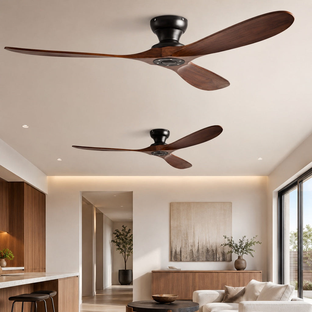 Moderner Deckenventilator mit flachem Profil, Holzflügeln, Fernbedienung und leisem Gleichstrommotor | ribuella