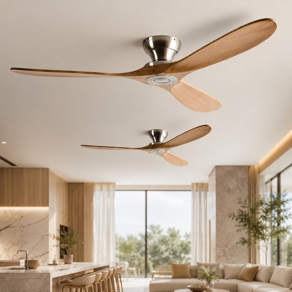 Moderner Deckenventilator mit flachem Profil, Holzflügeln, Fernbedienung und leisem Gleichstrommotor | ribuella